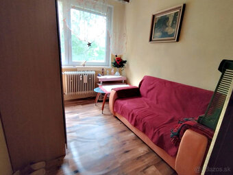 Priestranný 4-izbový byt s loggiou a krásnym výhľadom. - 7