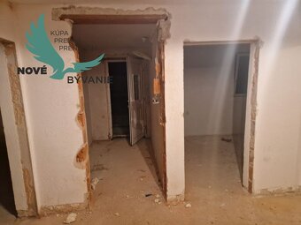 Na predaj dom vhodný ako investícia len 180m od mora v Chorv - 7