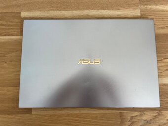 Asus ZenBook - 7