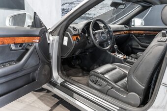 Audi A4 Cabriolet 2.4 V6 multitronic - 7