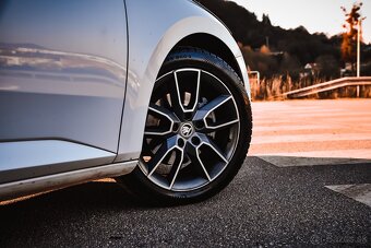 Škoda Superb combi 2.0tdi - 7