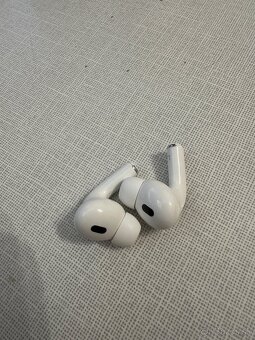 Slúchadka-Apple AirPods 2.Generácie - 7
