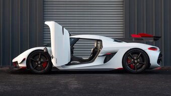 Koenigsegg Jesko Attack, Crystal White & Draco Red - 7