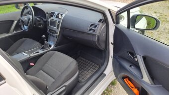 Toyota Avensis Combi, M6, 2013 - 7
