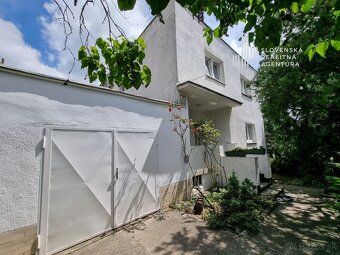 SRA | Koliba – veľkorysý pozemok, zdravá stavba a adresa, kt - 7