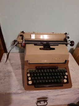 Pisaci stroj Consul, model 1504 - 7
