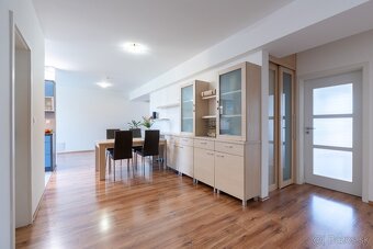 4-izbový byt s krbom a parkovaním–Bratislava, Nivy - 7