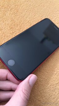 iPhone SE, Red 64GB - 7