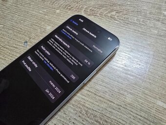 Iphone 15 128gb v super stave ma len jemne znamky pouzivania - 7