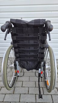 invalidny vozík 37cm pridavne brzdy pre asistenta AL - 7