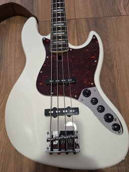 El.bass gitara Sire - 7