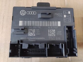 dvere spolujazdca Audi A5 8T - LY7G - 7