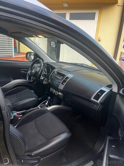 Mitsubishi Outlander 2.2 DI-D automat , 7 miestne - 7