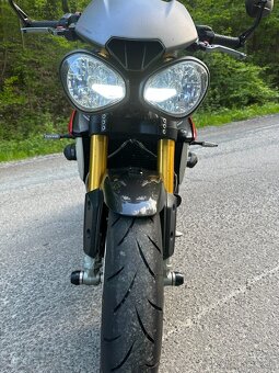 Triumph Speed Triple 1050 R - 7