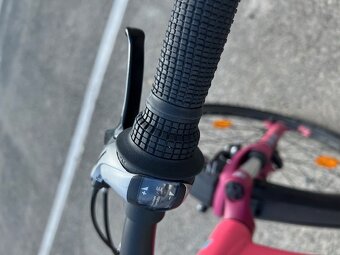 Predám bicykel CUBE ACID RACE coral mint 240 - 7