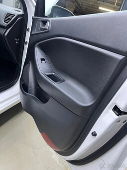 Hyundai i20 Hatchback 61.8kw Manuál - 7