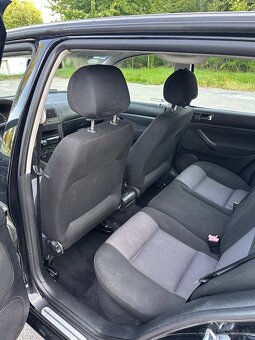 VW Golf 4,1.6 benzín,r.v2001 - 7