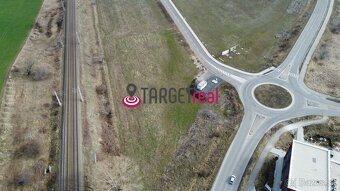 NA PREDAJ: ATRAKTÍVNY KOMERČNÝ POZEMOK V PRIEMYSELNEJ ZÓNE T - 7