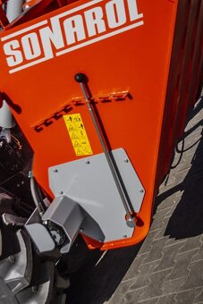 Sypač, posypač, rozmetadlo, samonakladací rám, traktor - 7