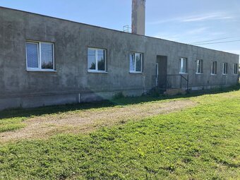 Dom s pozemkom a záhradou - 7