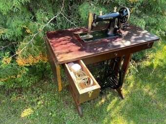 Šijací stroj MINERVA - 7