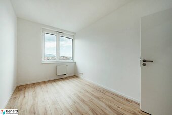 NA PREDAJ POSLEDNÉ TRI 3.IZBOVÉ BYTY TYP 5, KARPATSKÁ POPRAD - 7