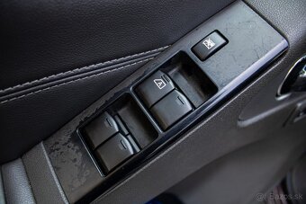 Nissan Pathfinder 3.0 V6 LE A/T - 7