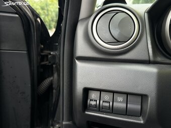 Mazda 3 1.6 Benzín /77kW KLIMA r.v. 2006 - 7