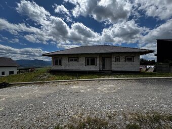 Rozostavaný rodinný dom s rozprávkovým výhľadom na Liptov - 7