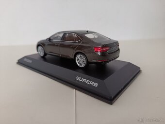 Škoda Superb III, 1:43 - 7