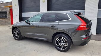 Volvo XC60 B5 2.0L Momentum Pro AWD A/T - 7