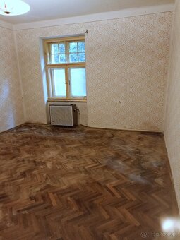 Veľký 3 izbový byt na Ulici M.R.Štefánika, Levice - 7