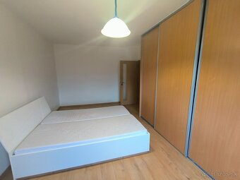 Veľký 2 izbový byt na Vlčincoch po rekonštrukcii - 7
