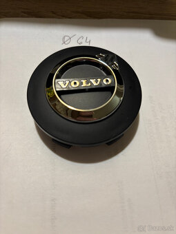 Predám stredové krytky (pukličky) Volvo-priemer 64 mm - 7