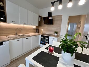 Veľký, svetlý, novozrekonštruovaný 3-izb.byt - 7