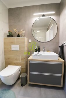 KRÁSNY 3 izb.rodinný dom v slepej ulici s veľkým záhradným d - 7