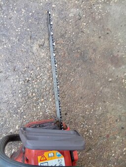 Predám tuto motorovu pílu Husqvarna 340 - 7