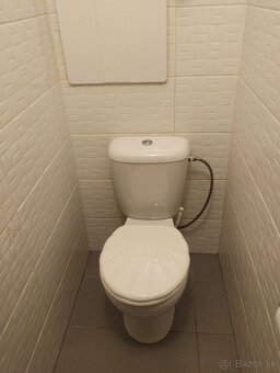 Kúpou voľný, zariadený 1 izbový byt. - 7