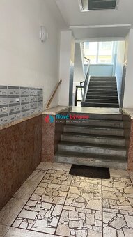 Pripravený na predaj zariadený 3 izb. byt s balkónom - dreve - 7