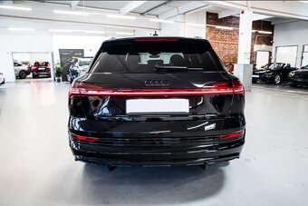 Audi E-tron - 7