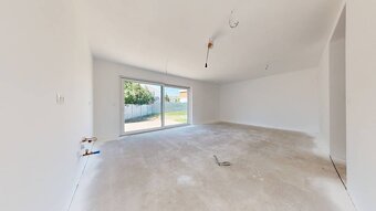 4 izbové rodinné domy priamo v centre obce Miloslavov, záhra - 7