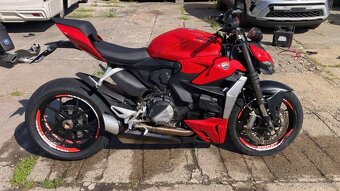 Ducati Streetfighter V2 - 7