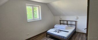 Moderná rekreačná novostavba vo vidieckom štýle - 7