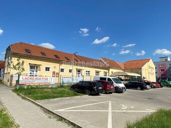 Na predaj veľká, lukratívna komerčná budova v centre Rimavsk - 7