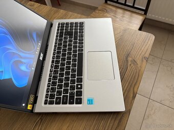 /15.6"/Acer/Notebook/4GB RAM DDR5/128GB NVMe SSD/Intel HD2G - 7