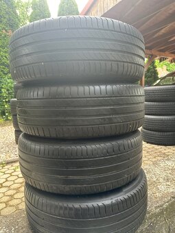 Predám 215/60 R16 - 7