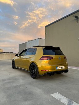 Volkswagen Golf R 7.5 - 7