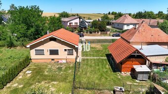 Rodinný dom s krásnym veľkým pozemkom ( stavebným) - Nové Sa - 7