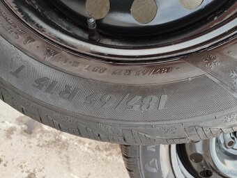 Predám sadu zimných pneu na diskoch 185/65 R15 T - 7