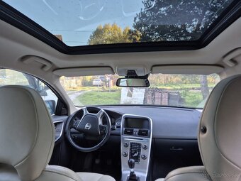 VOLVO XC60 D5 SUMMUM AWD, 158 Kw , M6 , RV: 4/2012 - 7